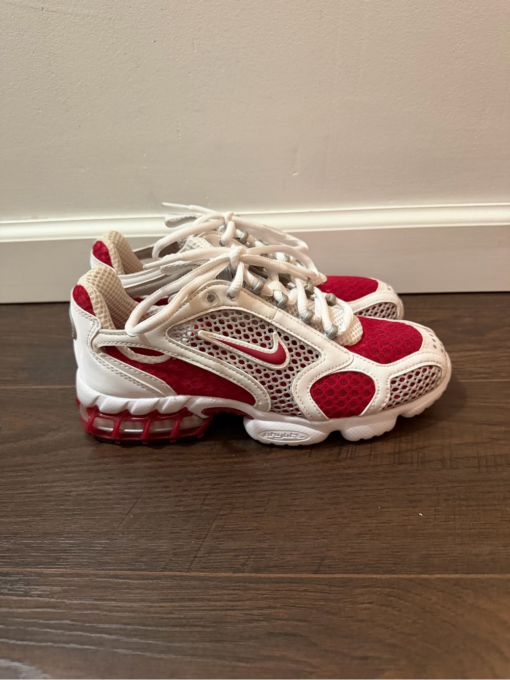 Nike Women White and Red Mesh Athletic Sneakers